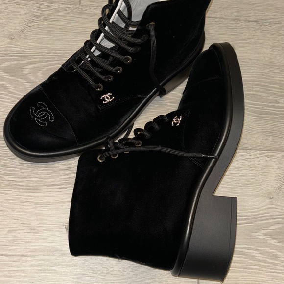 Chanel boots - Picture 1 of 2